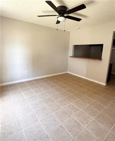 $1,000 | 905 Linda Lane, Unit E, Laplace, LA 70068