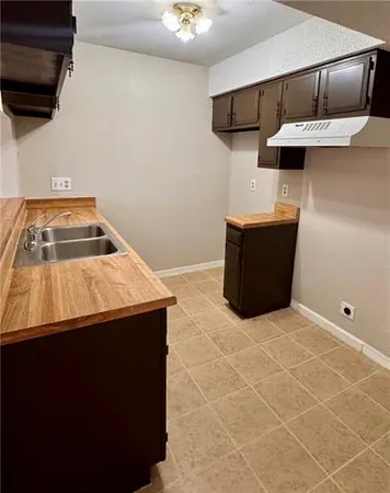 $1,000 | 905 Linda Lane, Unit E, Laplace, LA 70068