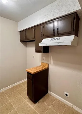 $1,000 | 905 Linda Lane, Unit E, Laplace, LA 70068