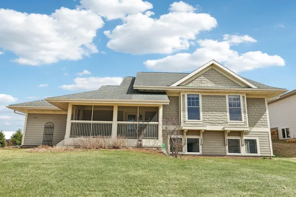 $525,000 | 1021 Susan Crest, Black Earth, WI 53515