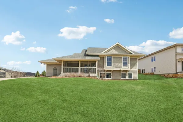 $525,000 | 1021 Susan Crest, Black Earth, WI 53515