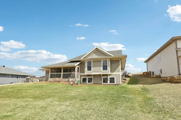 $525,000 | 1021 Susan Crest, Black Earth, WI 53515