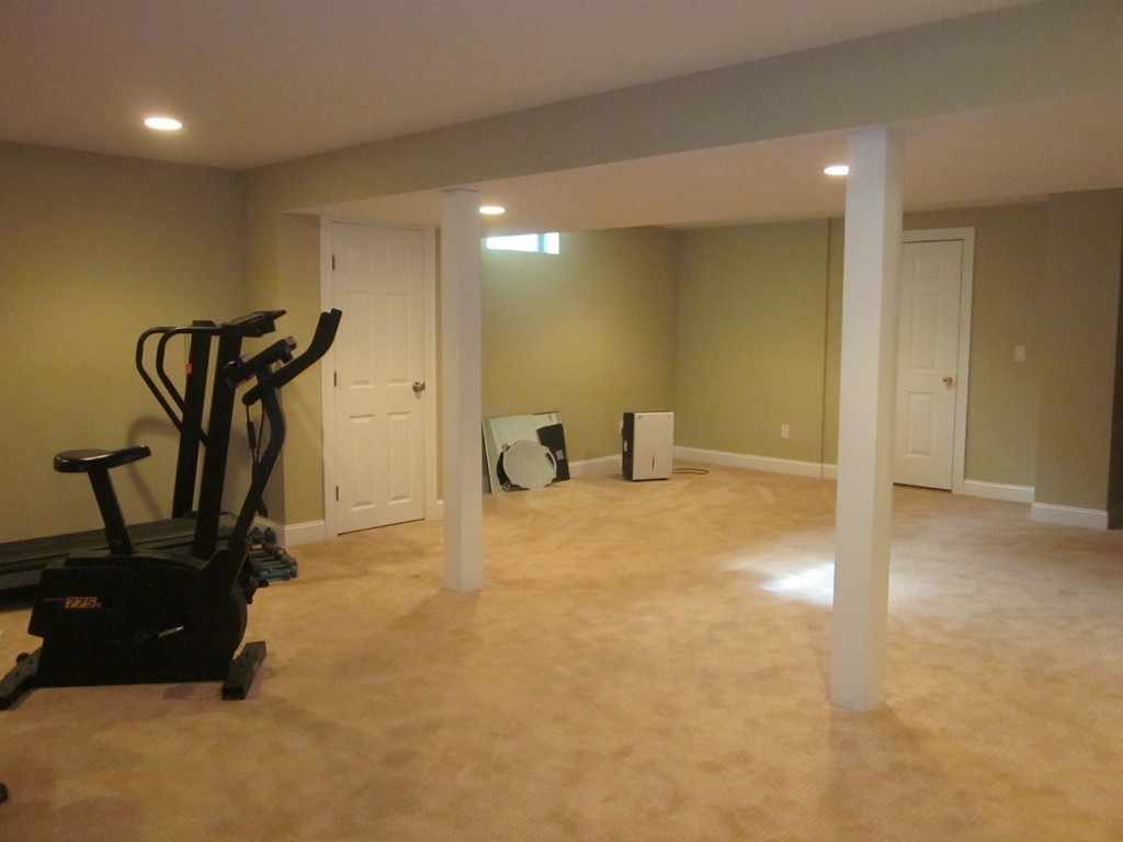 130 Cardinal Way Northampton, MA 01062 - Photo 23 of 29
