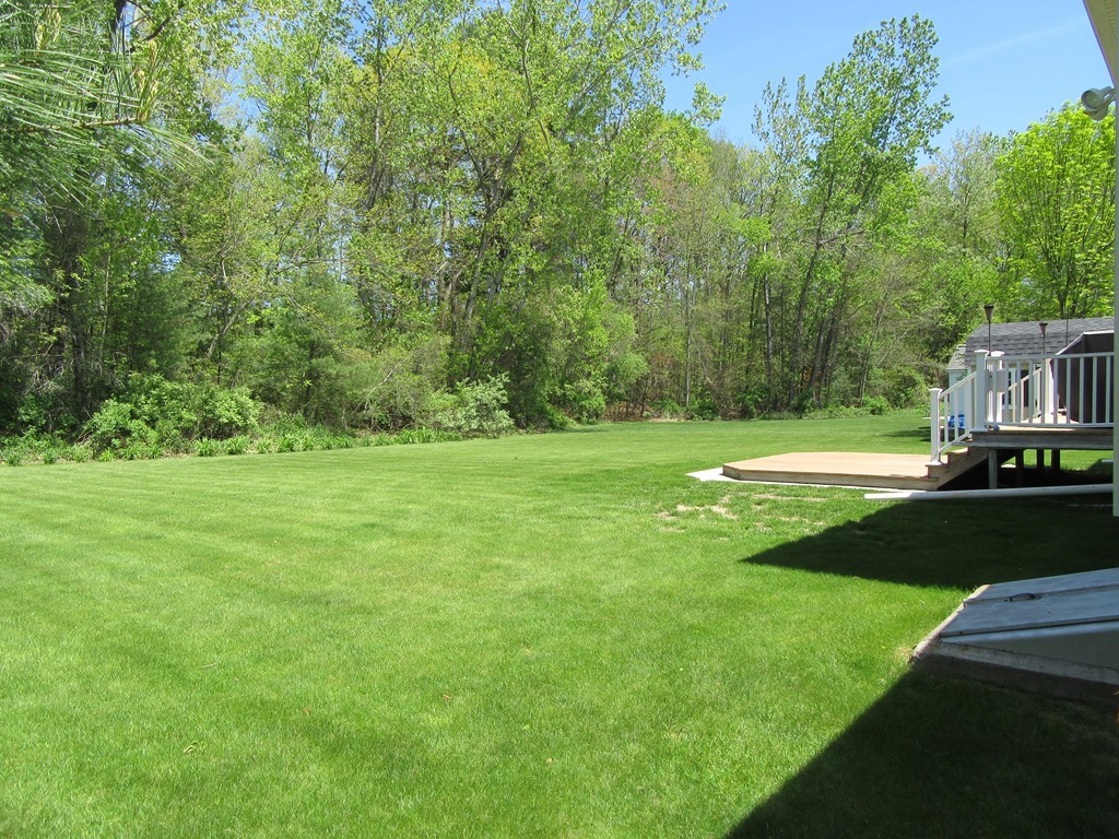 130 Cardinal Way Northampton, MA 01062 - Photo 25 of 29