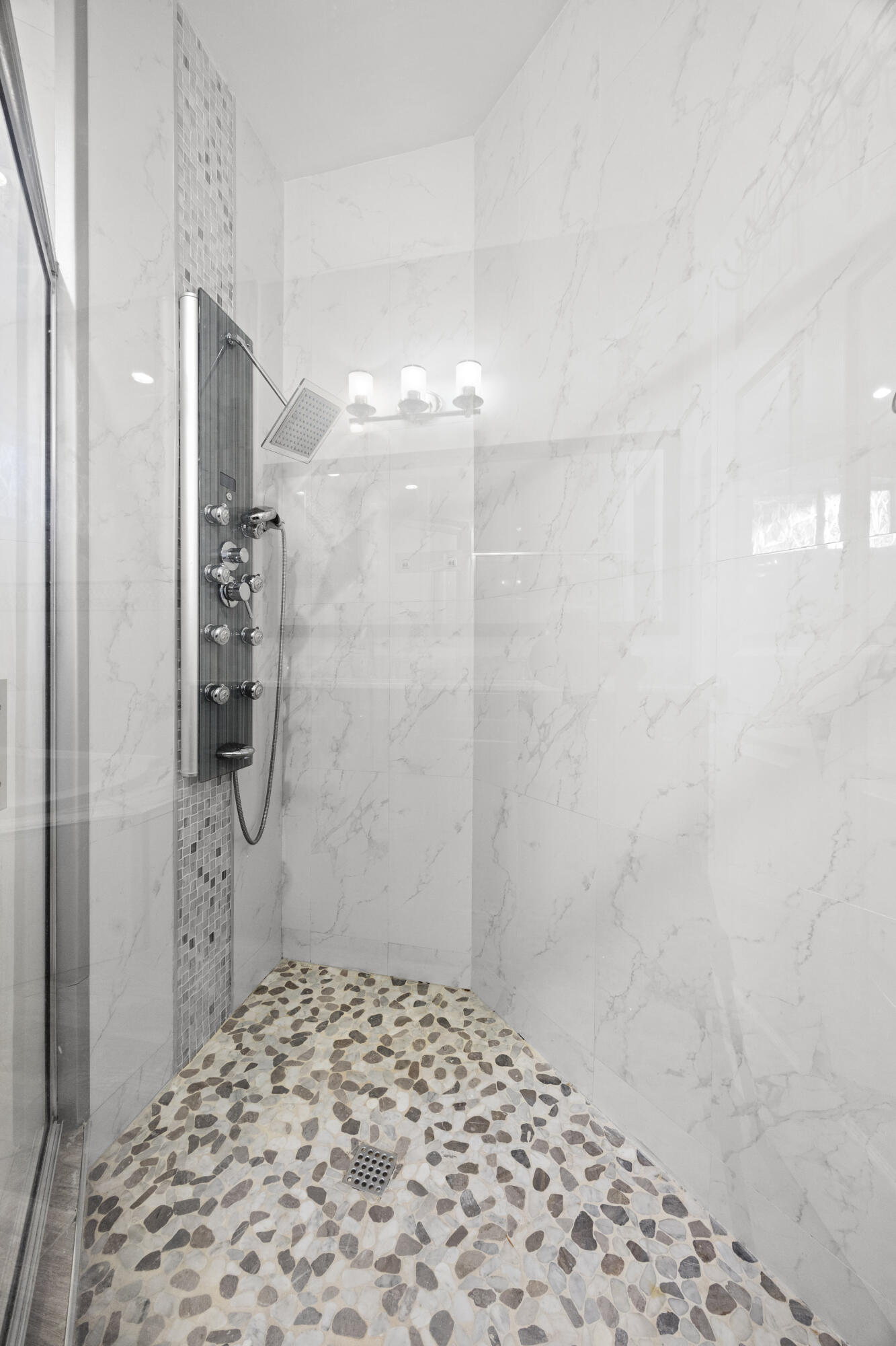 17192 Newport Club Drive Boca Raton, FL 33496 - Photo 32 of 72 Primary Ensuite Bathroom