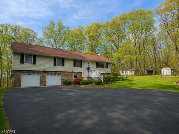 $749,900 | 87 Buckhorn Drive, Washington, NJ 07882