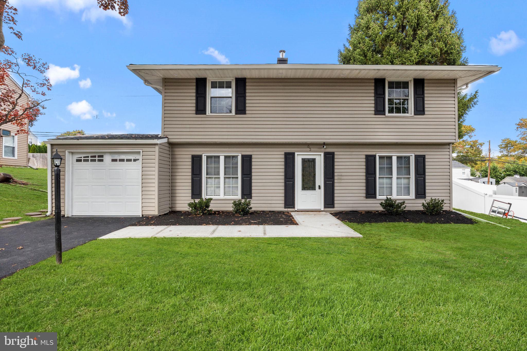 63 Turf Road Levittown, PA 19056 - Photo 3 of 35
