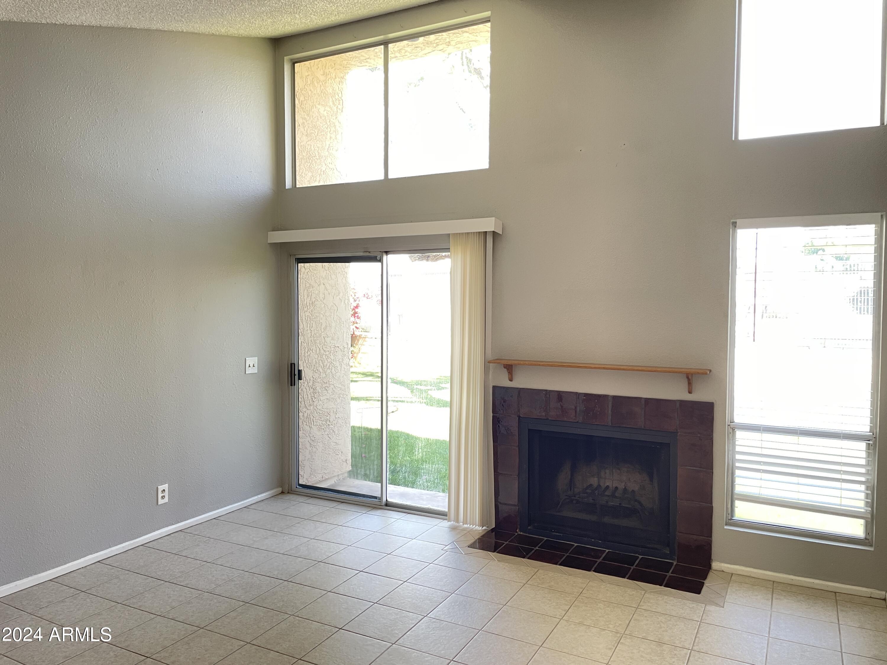 930 South Dobson Road, Unit 48 Mesa, AZ 85202 - Photo 3 of 19 IMG_5440