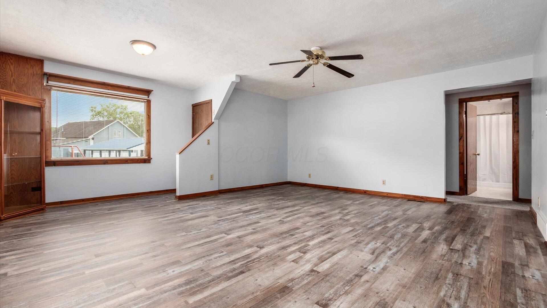168 Waterworks Road Newark, OH 43055 - Photo 4 of 36 Living Room