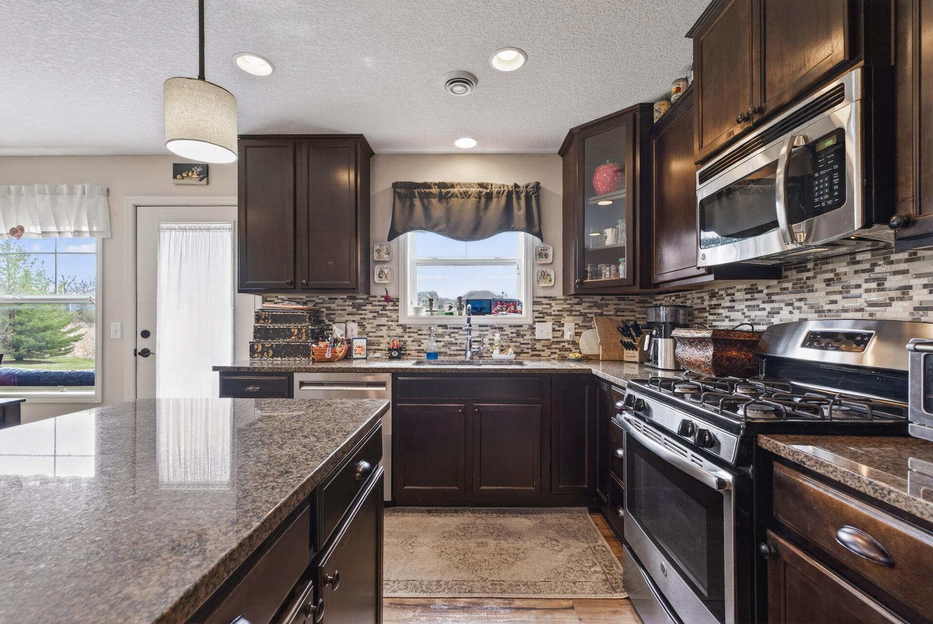 3266 Red Oak Trail Hamel, MN 55340 - Photo 14 of 35