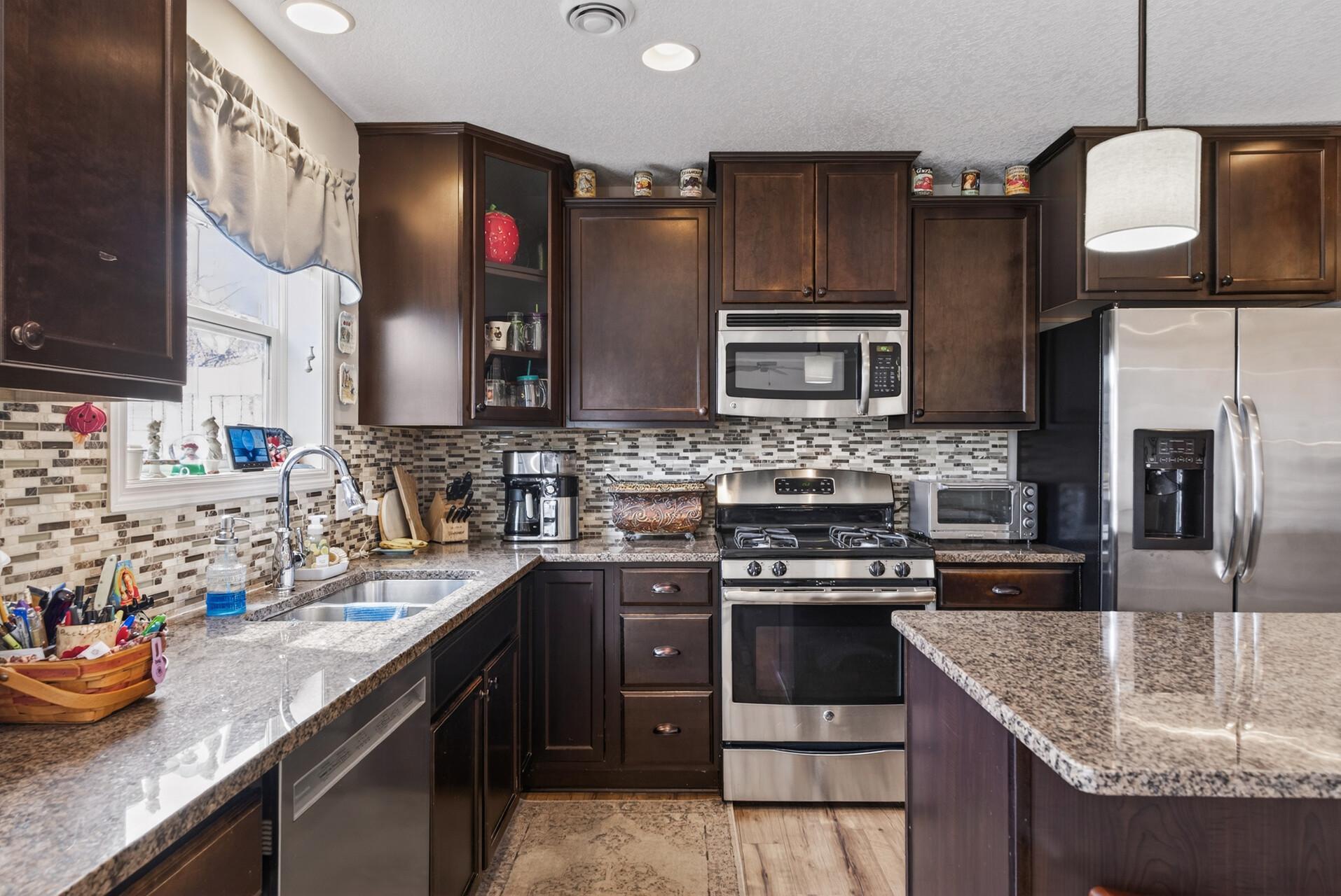 3266 Red Oak Trail Hamel, MN 55340 - Photo 15 of 35