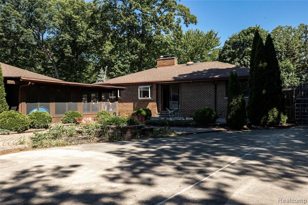 3496 Hazelton Avenue Rochester Hills, MI 48307 - Photo 8 of 35