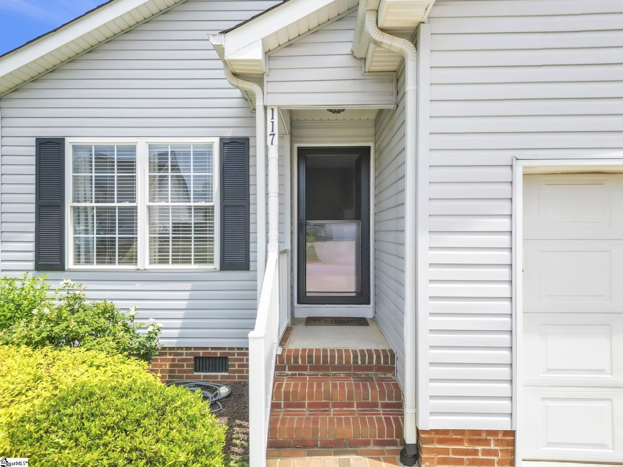 117 Waterford Way Easley, SC 29642 - Photo 4 of 33