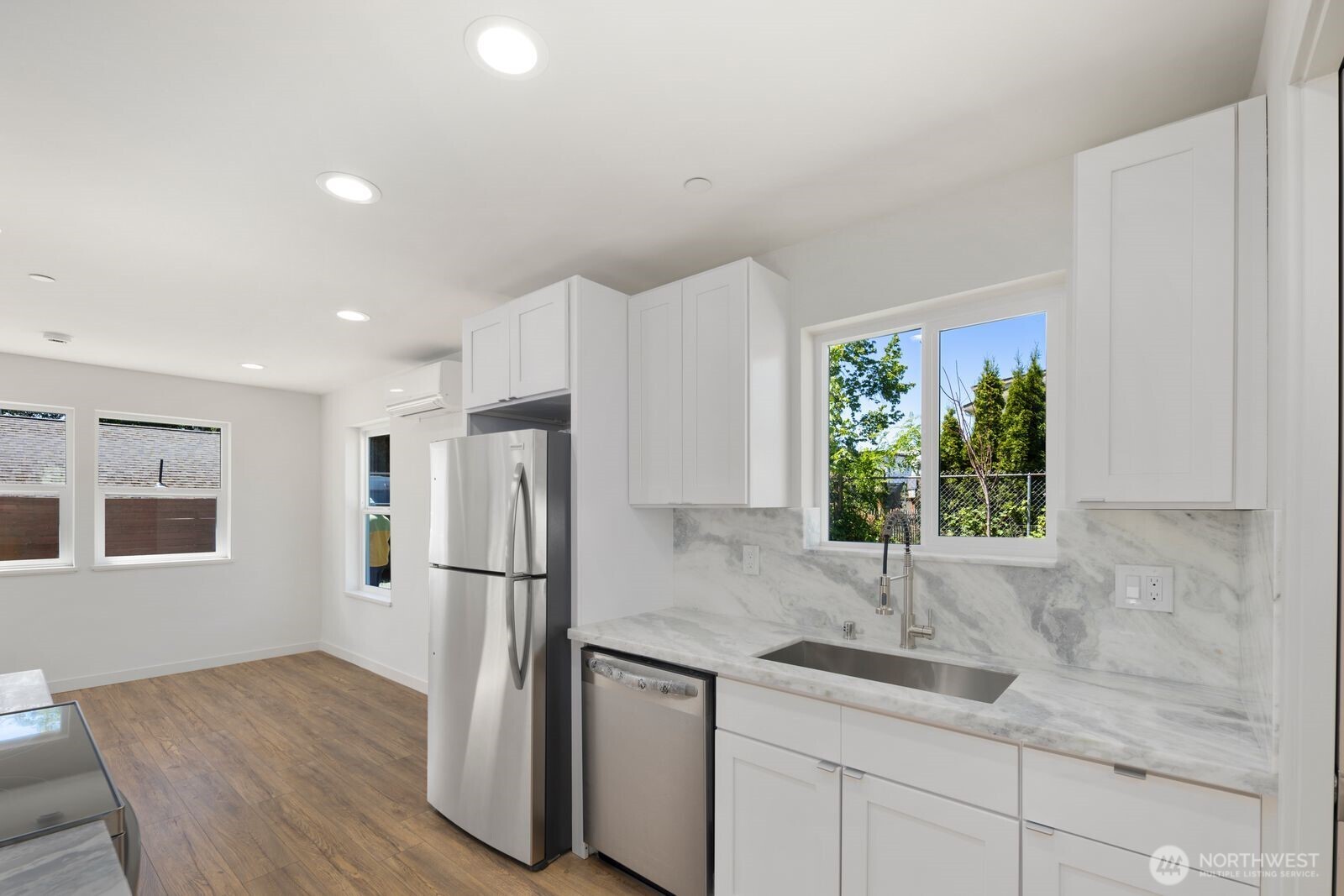1251 Southwest 151st Street Seattle, WA 98166 - Photo 12 of 27