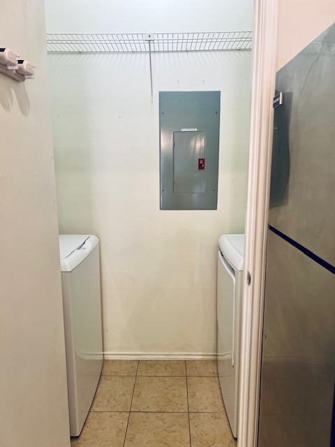 802 South 1st Street, Unit 117 Austin, TX 78704 - Photo 15 of 31 a bathroom with a sink and mirror