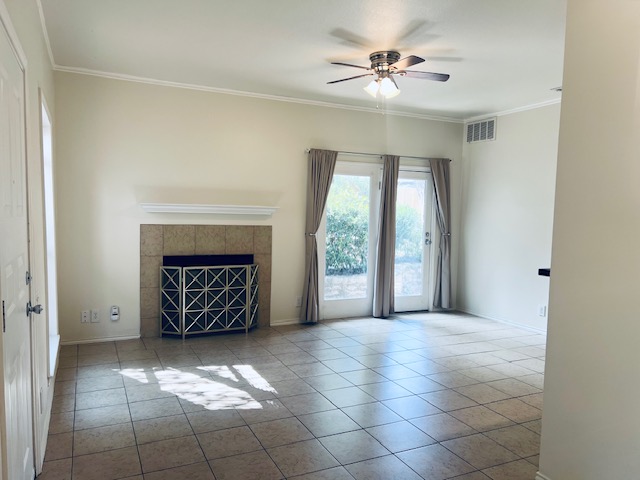 802 South 1st Street, Unit 117 Austin, TX 78704 - Photo 5 of 31 a view of an empty room with a fireplace