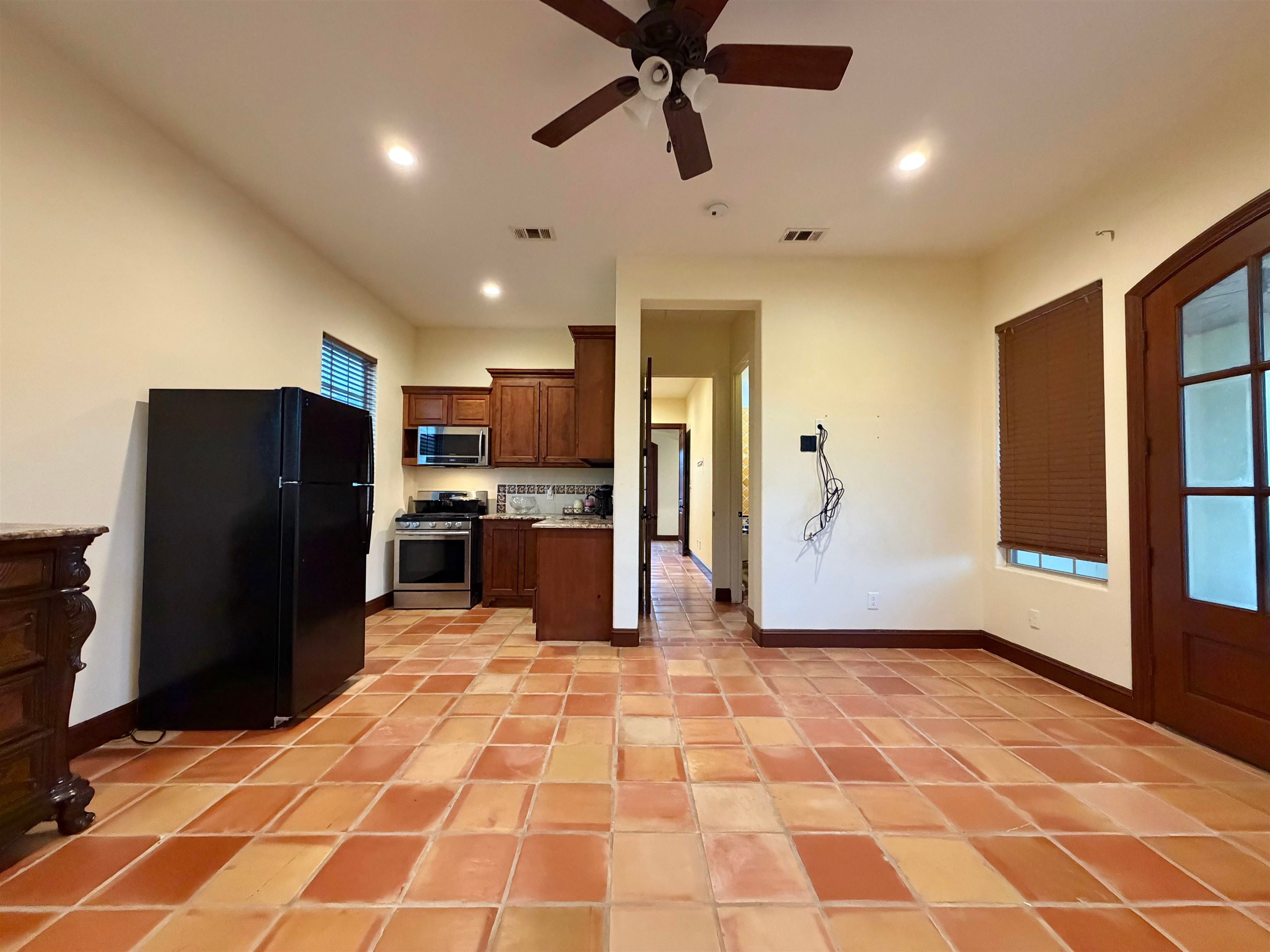 12410 Keith Road Beaumont, TX 77713 - Photo 17 of 46 Gallery Image 17