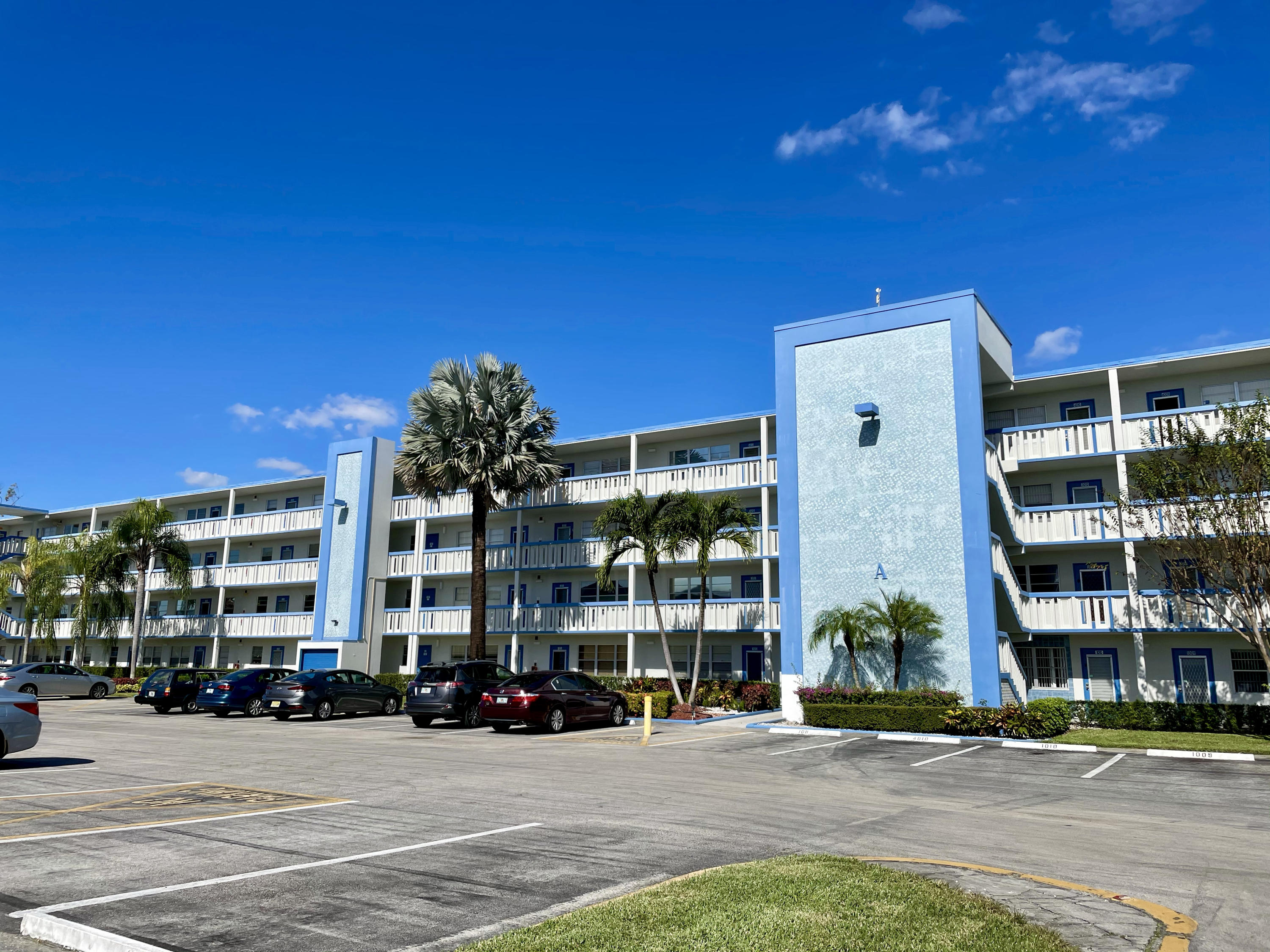 4019 Lincoln A Boca Raton, FL 33434 - Photo 32 of 36 a front view of a building with street view