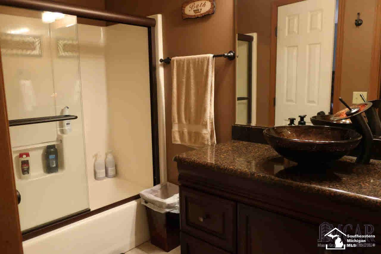 2559 Smith Road Lambertville, MI 48144 - Photo 16 of 34 Gallery Image 16