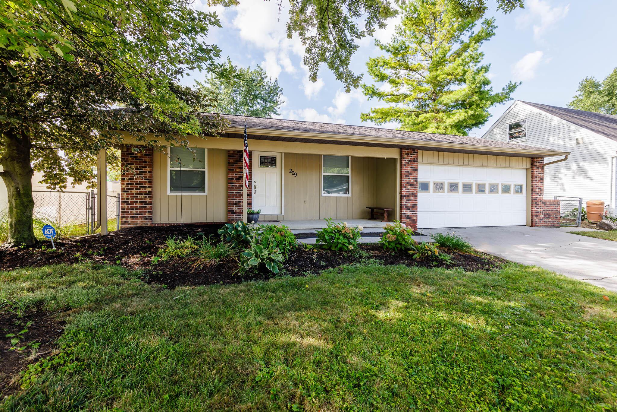 209 Fairway Road Delaware, OH 43015 - Photo 2 of 32 209 Fairway Rd-03