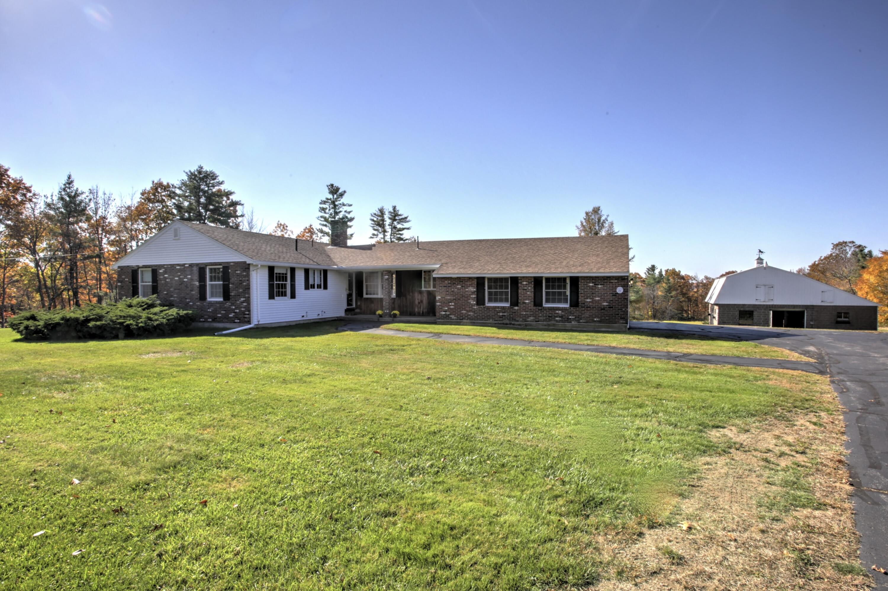 647 Beech Ridge Road North Berwick, ME 03906 - Photo 5 of 44 ABCFDE52-A9C3-4695-8D57-694AED1C737D_1_2