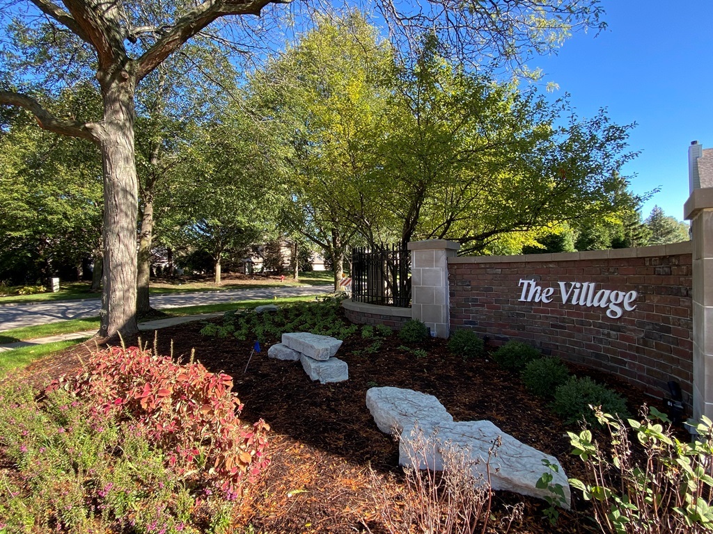2428 Ridgewood Court Aurora, IL 60502 - Photo 33 of 39 a view of a street with benches and trees