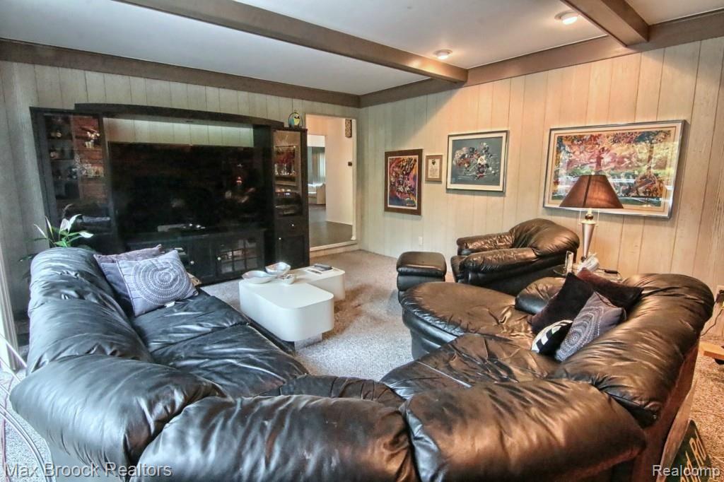 30030 High Valley Road Farmington Hills, MI 48331 - Photo 14 of 28