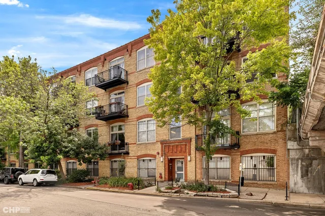 $3,500 | 1740 North Maplewood Avenue, Unit 305, Chicago, IL 60647