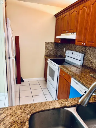 $1,650 | 1011 Twin Lakes Drive, Coral Springs, FL 33071