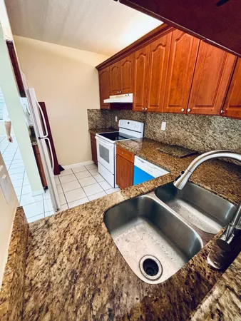 $1,650 | 1011 Twin Lakes Drive, Coral Springs, FL 33071