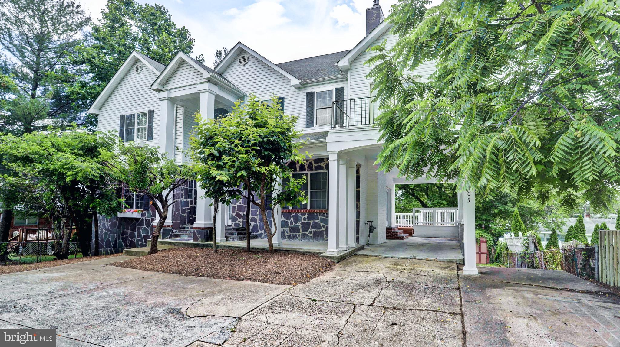 6803 Braddock Road Springfield, VA 22151 - Photo 2 of 57