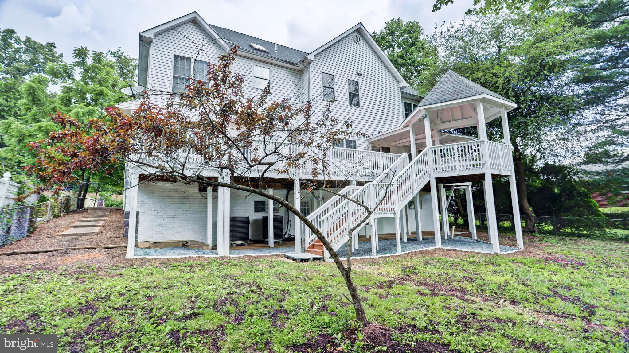 6803 Braddock Road Springfield, VA 22151 - Photo 11 of 57