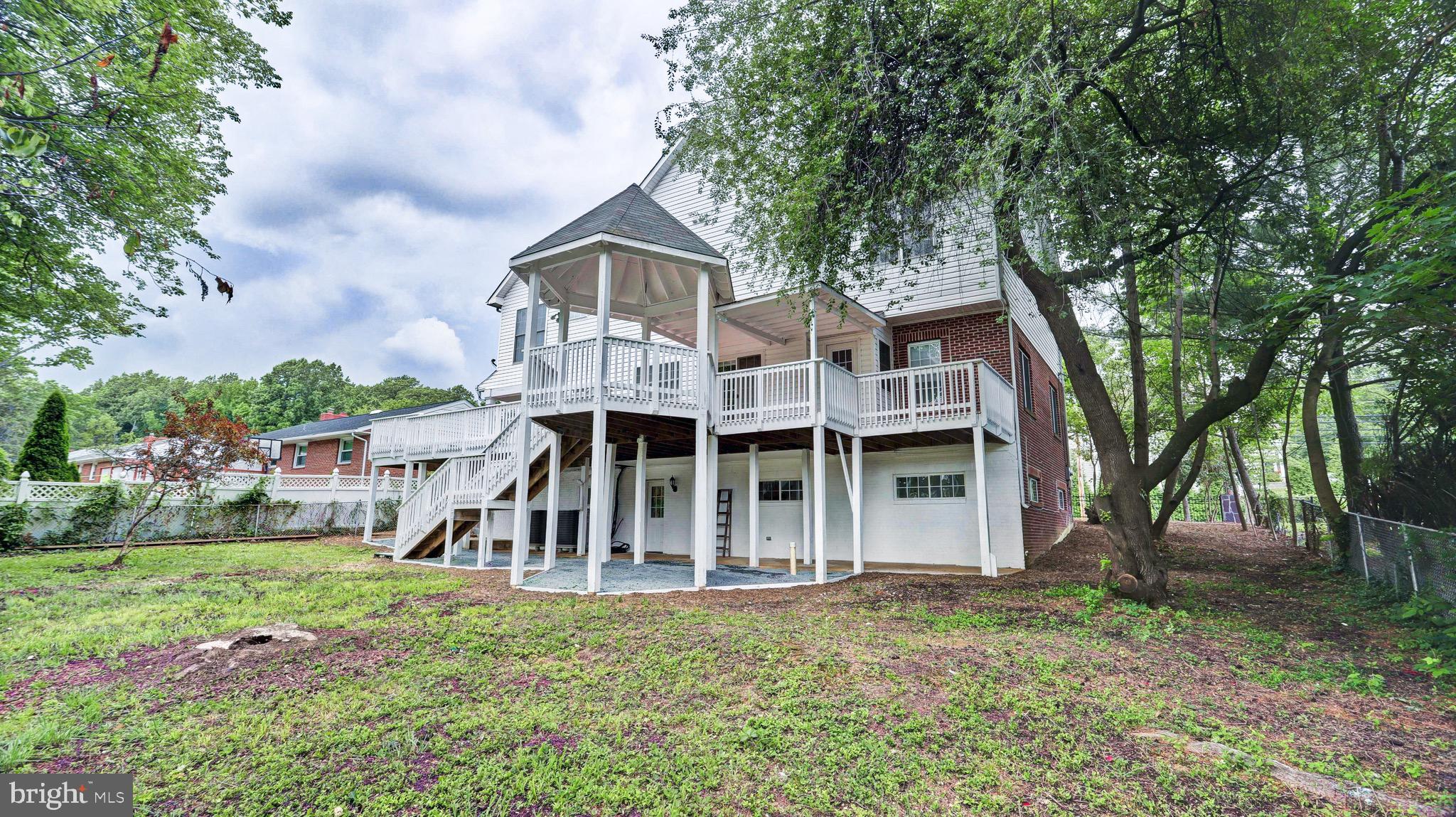 6803 Braddock Road Springfield, VA 22151 - Photo 12 of 57