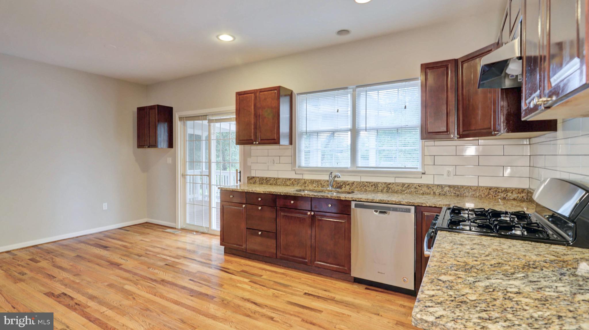 6803 Braddock Road Springfield, VA 22151 - Photo 19 of 57