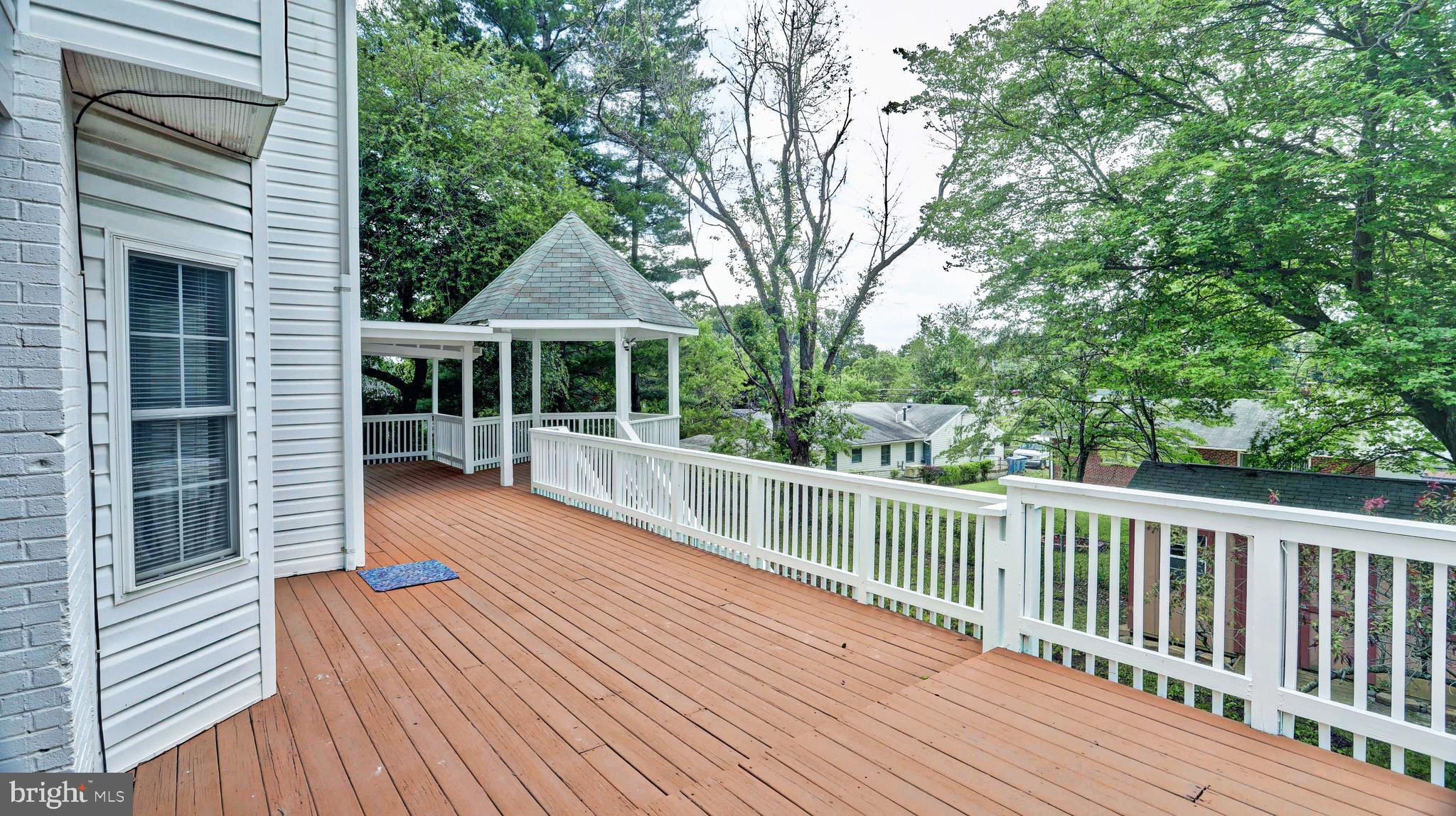 6803 Braddock Road Springfield, VA 22151 - Photo 6 of 57