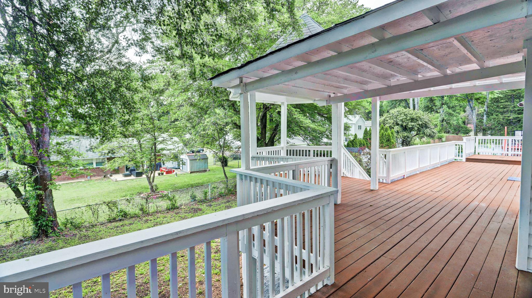 6803 Braddock Road Springfield, VA 22151 - Photo 8 of 57