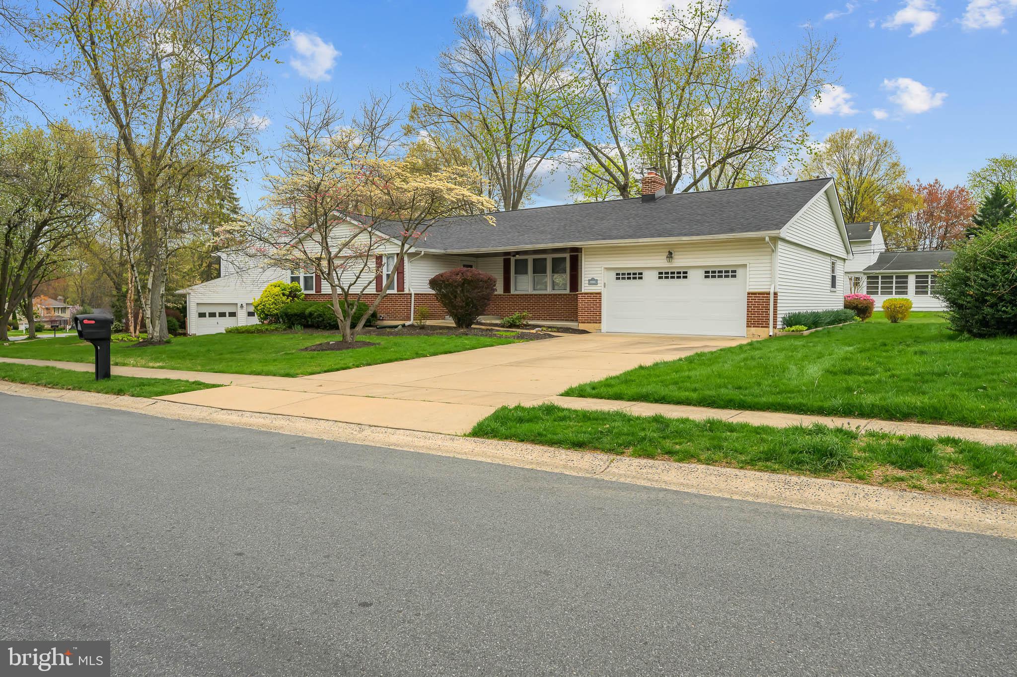 2502 Raven Road Wilmington, DE 19810 - Photo 30 of 57 a front view of house with yard and green space