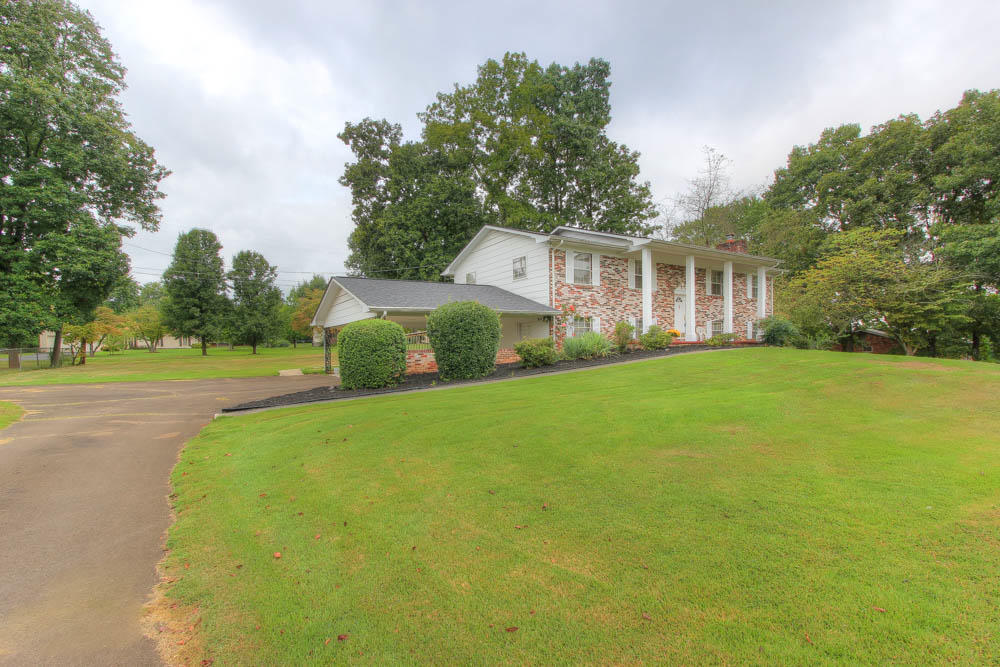 237 Chaho Road Knoxville, TN 37934 - Photo 2 of 22 Home set back off road