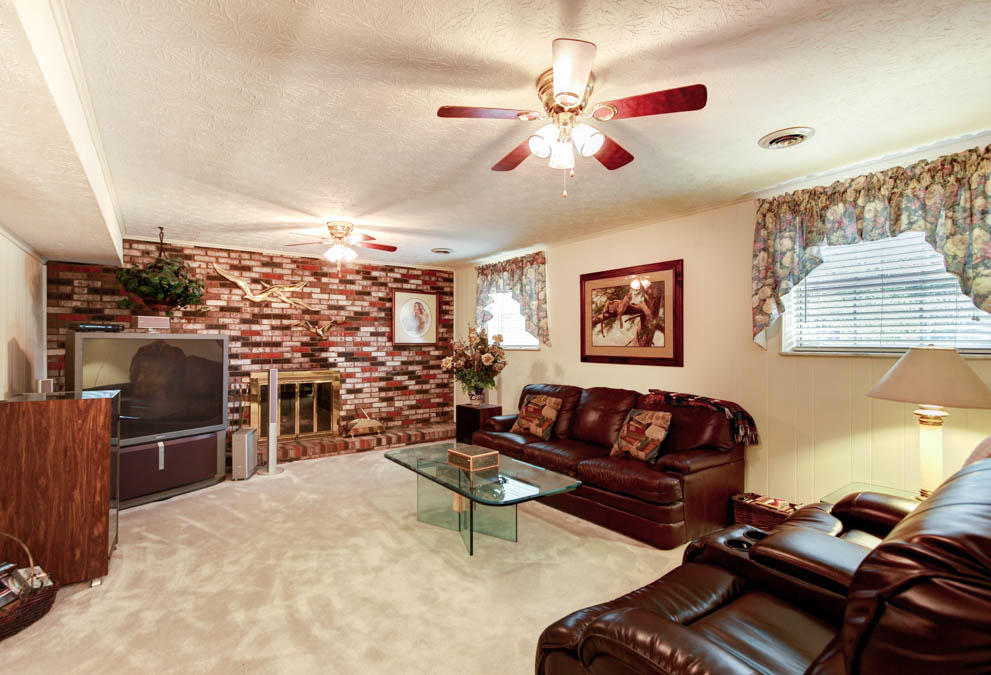 237 Chaho Road Knoxville, TN 37934 - Photo 15 of 22 Lower level family room