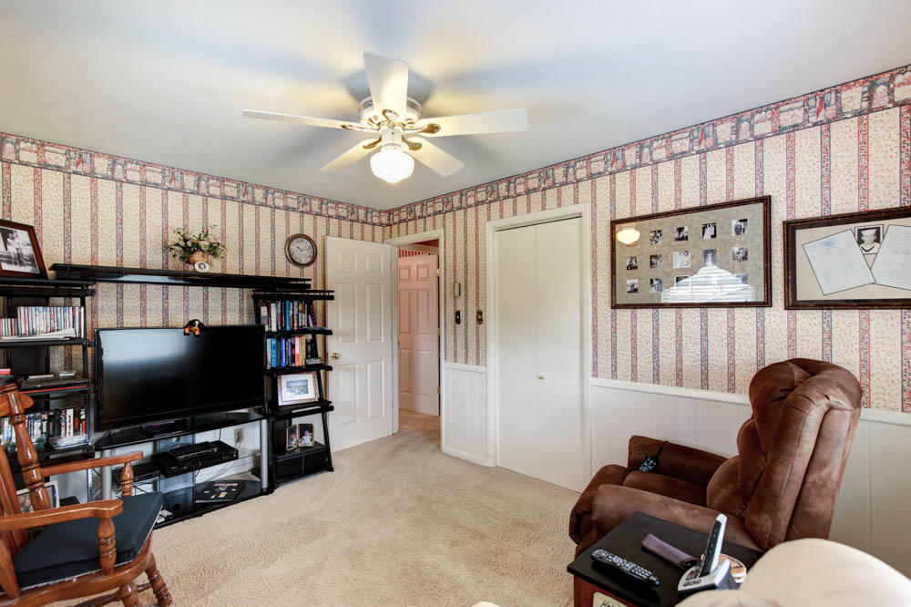 237 Chaho Road Knoxville, TN 37934 - Photo 10 of 22 Bedroom #2 used as a study