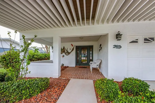 $1,200,000 | 220 82nd Street, Holmes Beach, FL 34217