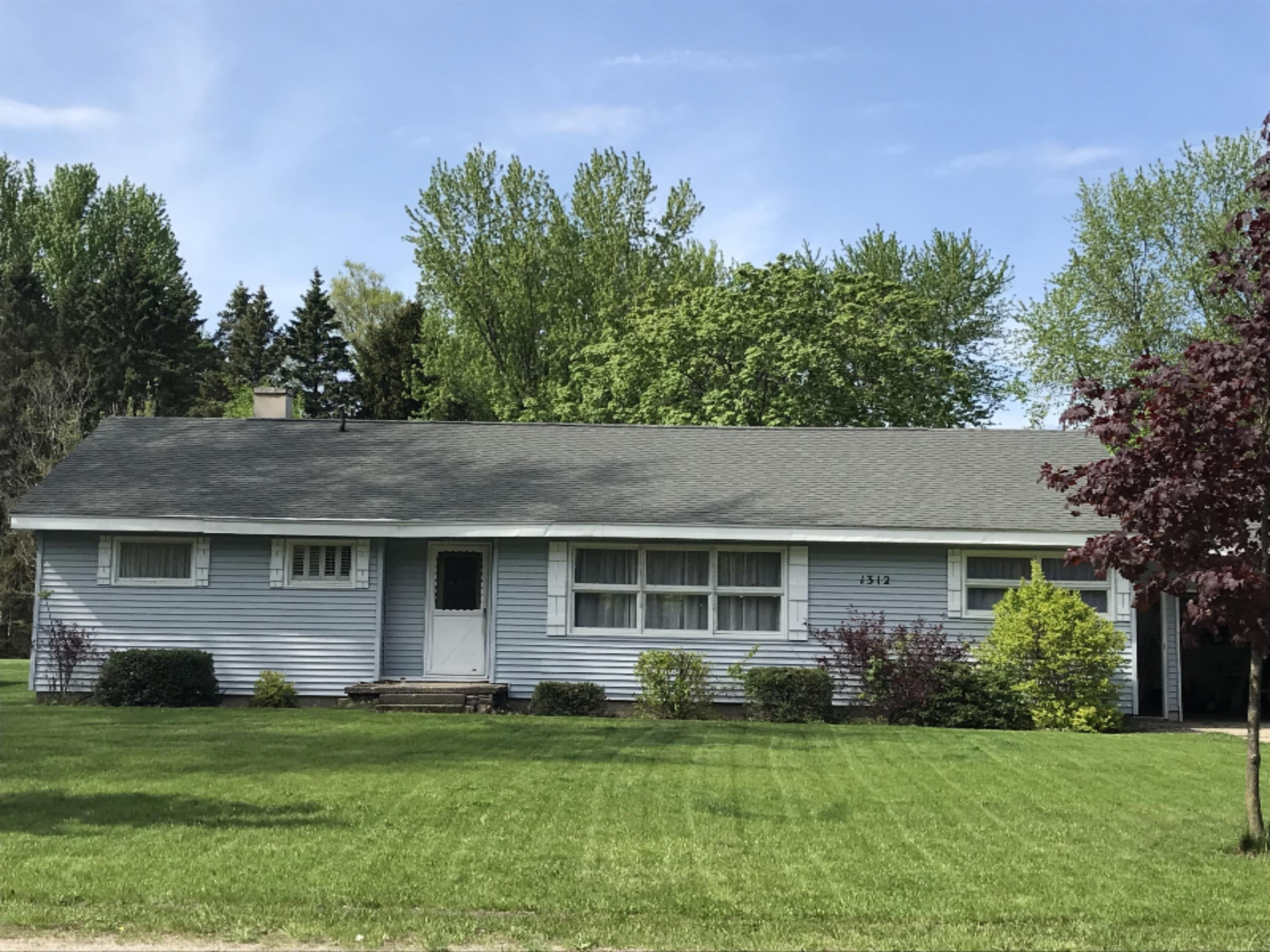 1312 Becker Road Muskegon, MI 49445 - Photo 1 of 16 IMG_0587