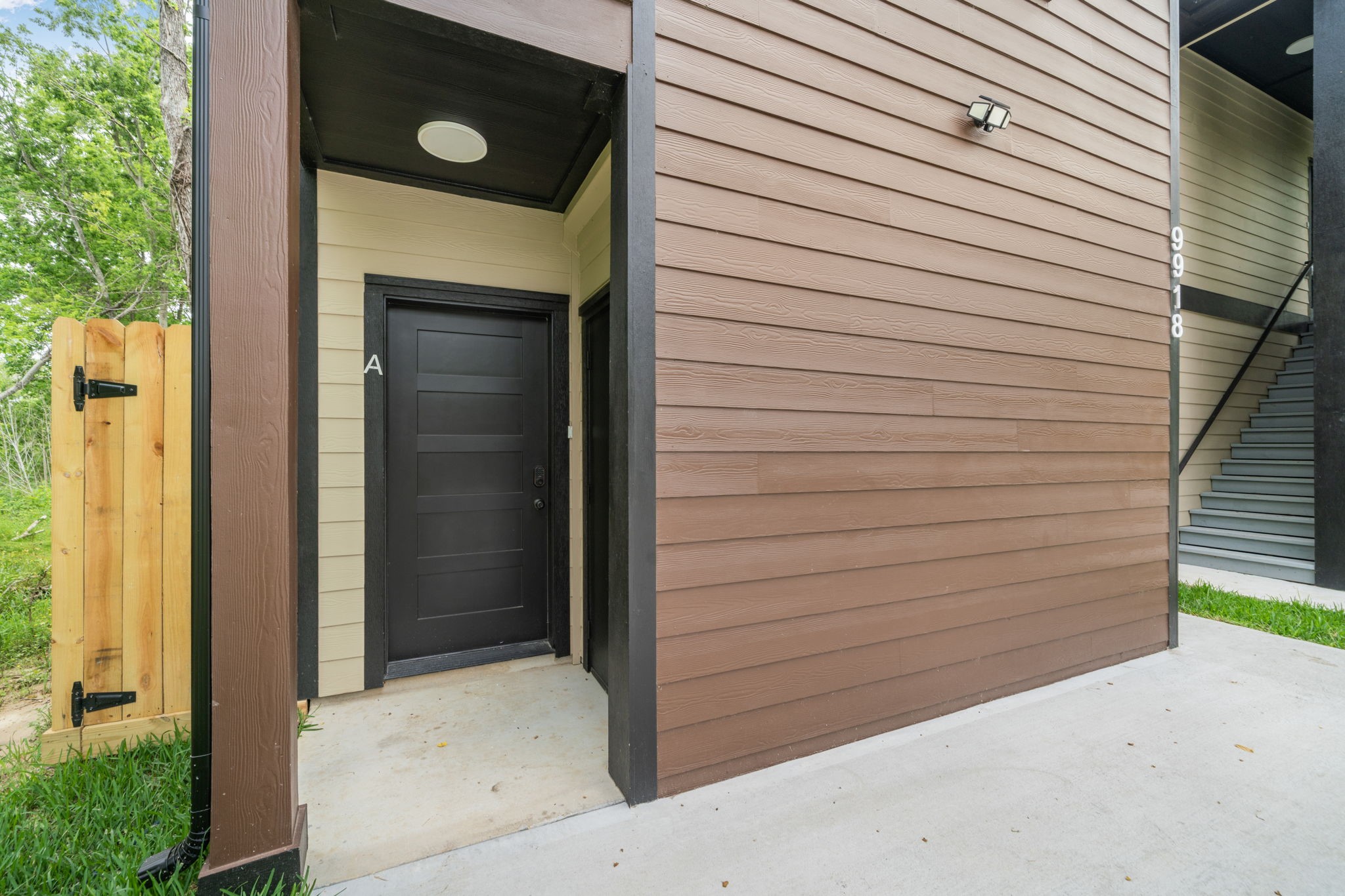 9918 Fillmore Street Houston, TX 77029 - Photo 4 of 35 a view of door