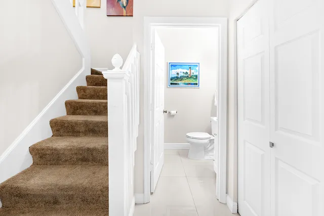 a view of livingroom with furniture