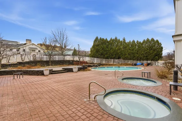 $915,000 | 761 Stratton Mountain Road, Unit 321/323, Stratton, VT 05155