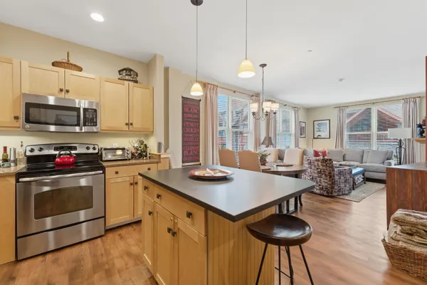 $915,000 | 761 Stratton Mountain Road, Unit 321/323, Stratton, VT 05155