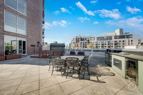 $899,000 | 11-24 31st Avenue, Unit 3A | Astoria