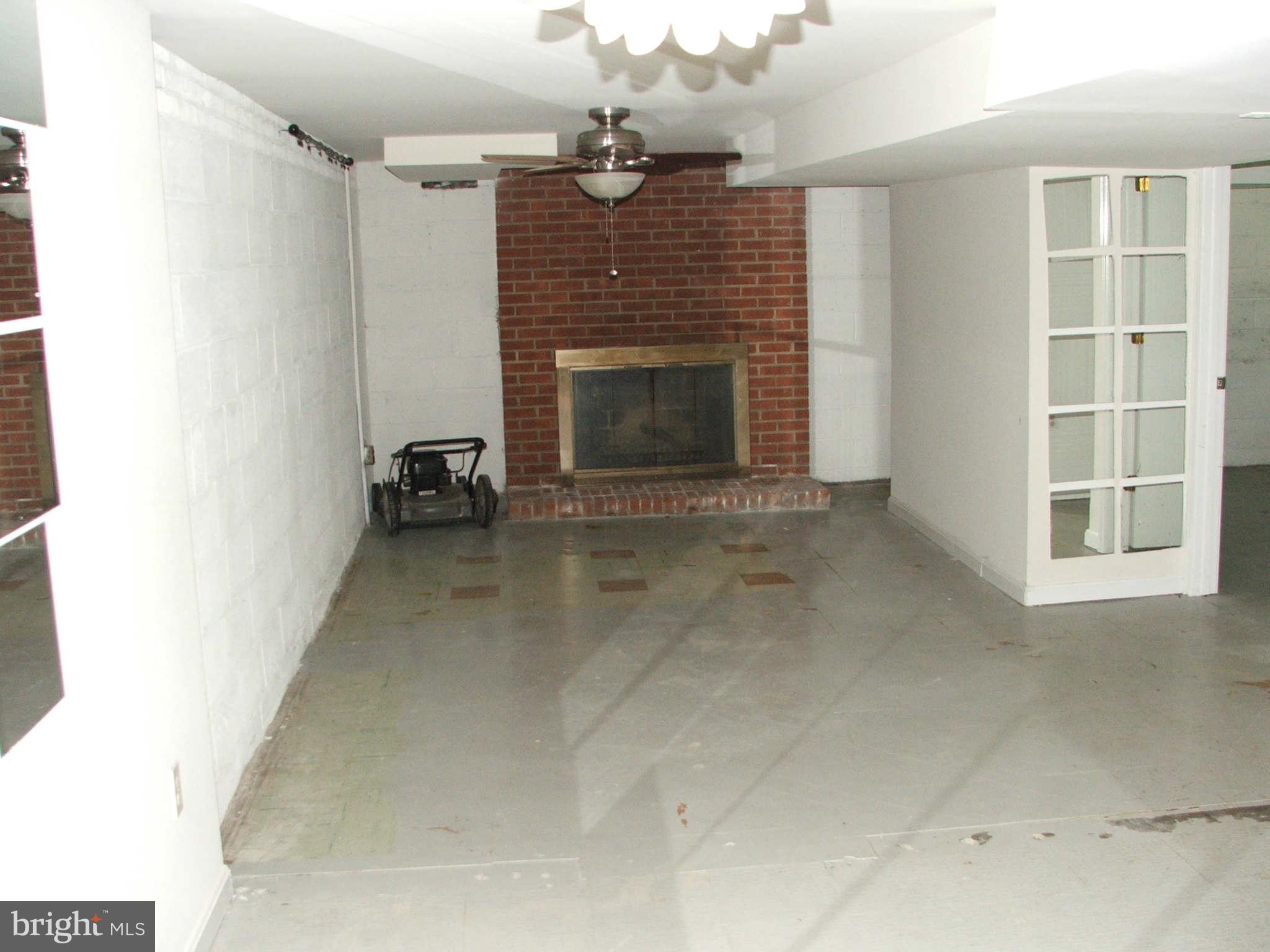 6508 Kalmia Street Springfield, VA 22150 - Photo 17 of 21 Interior (General)