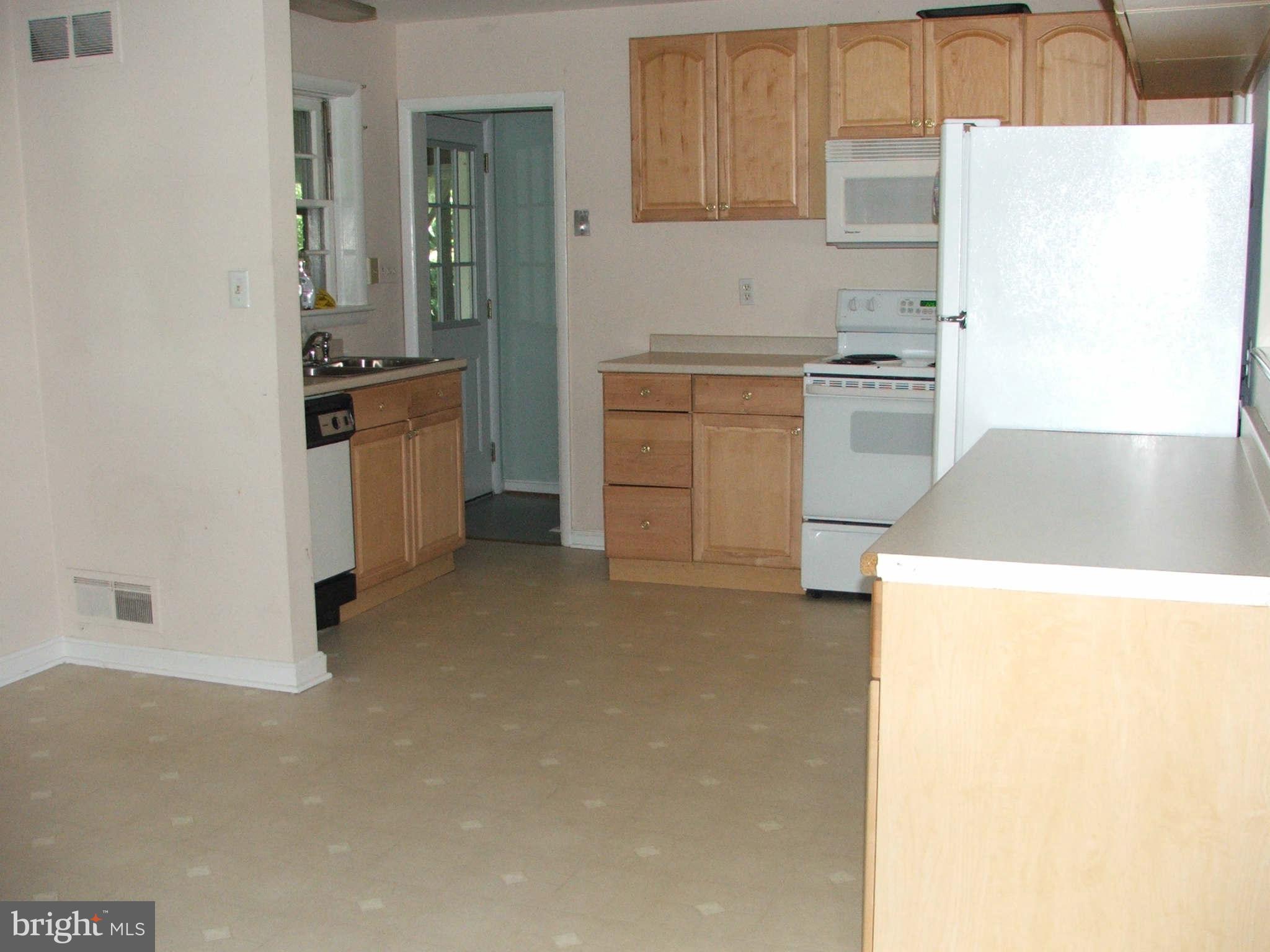 6508 Kalmia Street Springfield, VA 22150 - Photo 5 of 21 Kitchen