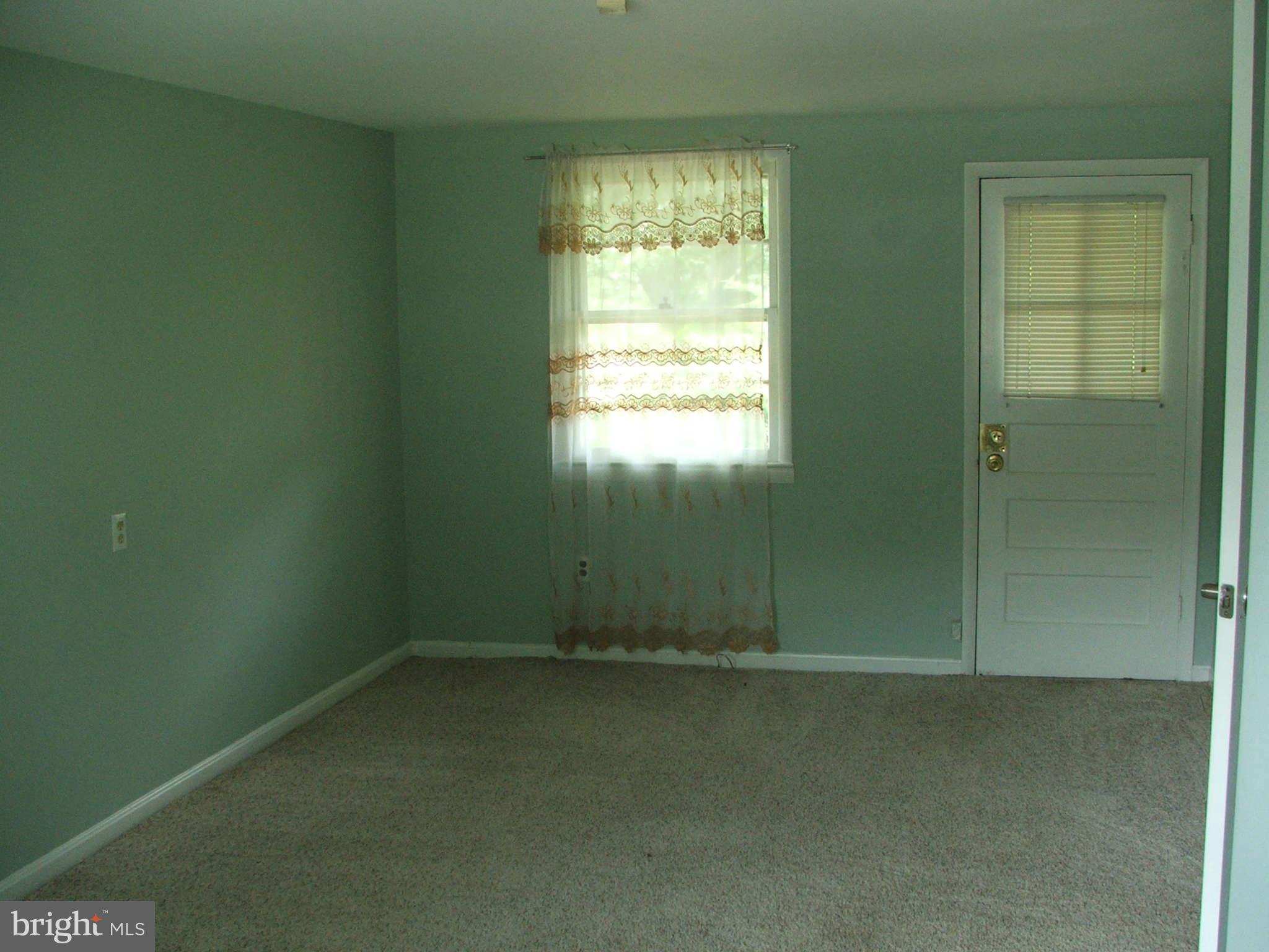 6508 Kalmia Street Springfield, VA 22150 - Photo 8 of 21 Family Room